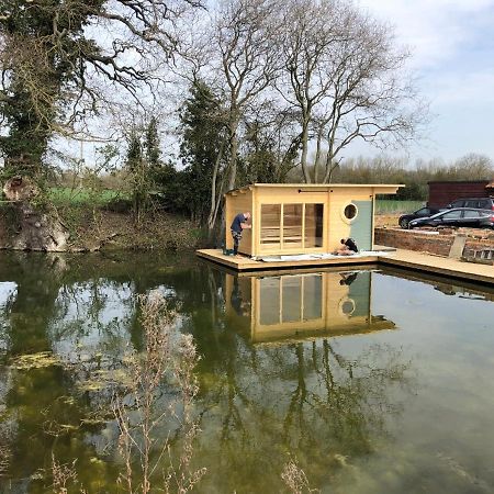 The Kestrel Shepherd Hut, Whitehouse Farm Stowmarket Zewnętrze zdjęcie